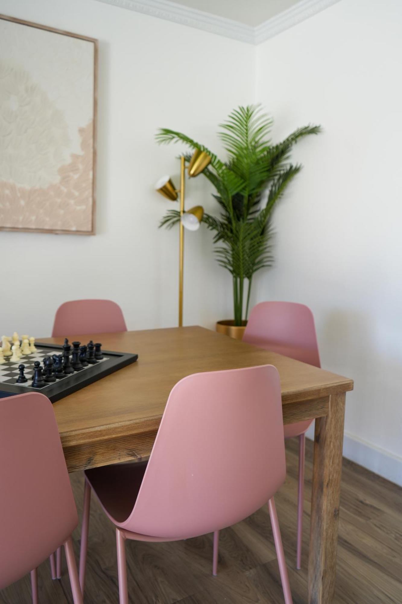 The Pink Cactus - Desert Retreat - Luxe Pool, Golf & Game Room インディオ エクステリア 写真